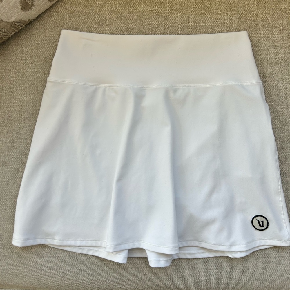 Vuori Volley Skirt, White, size Medium